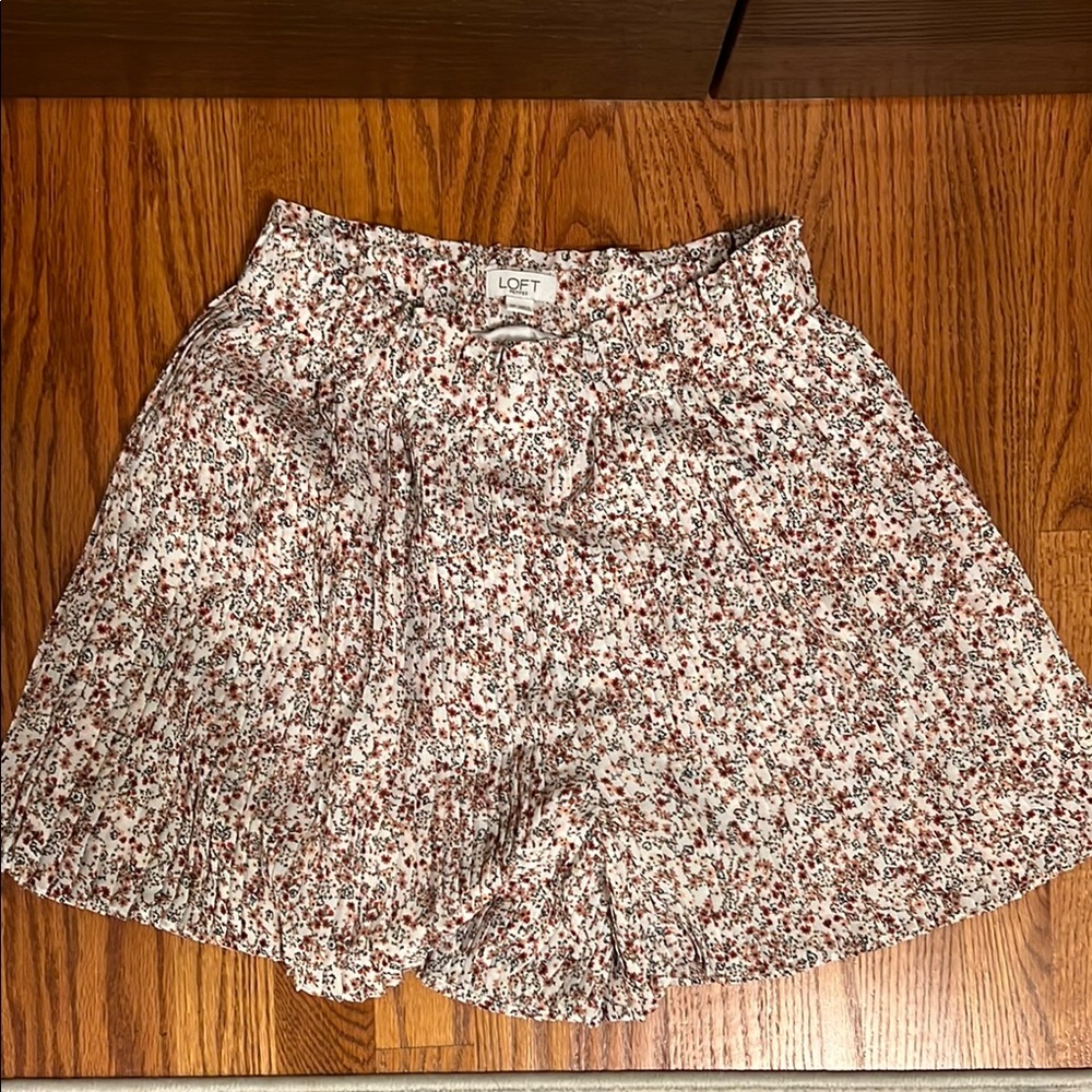 LOFT White Floral shorts